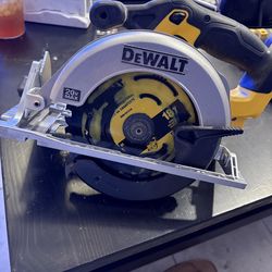 Dewalt Cordless 6.5in Circular Saw