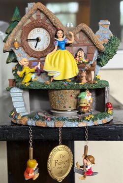 Disney Snow White Hidden Treasure Cuckoo Clock