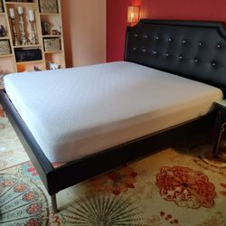 Braxton Studio Carlotta King Bed - Excellent Condition 