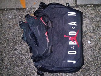 JORDAN DUFFLE BAG / JORDANS SIZE 9