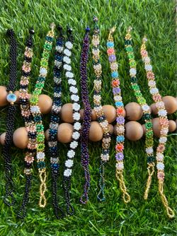Hermosas pulseras, hechas en México ! Cada Una es diferente $8 Cada Una