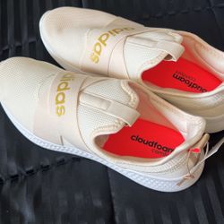 Adidas Women 9.5 Puremotion Adapt 