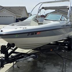 2000 Seaswirl Bowrider 210