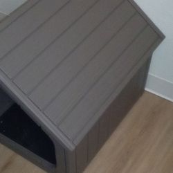 Small to Medium Dog House
