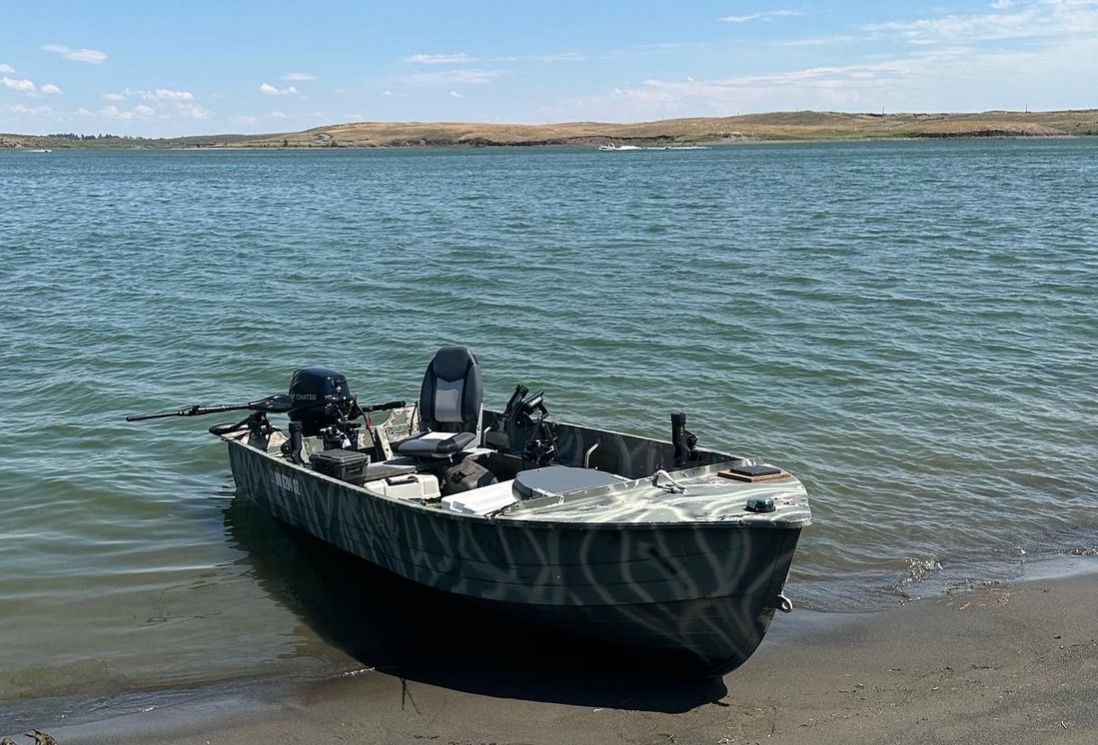 14ft Fishing/ Duck Hunting Boat15hp Motor