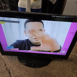 Tv marca DINE mide 27 pulgadas