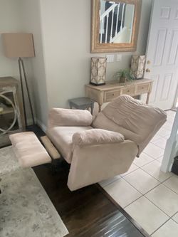 Recliner chair very comfortable