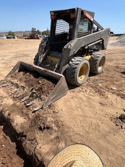 NEW HOLLAND Skid Steer LS185B