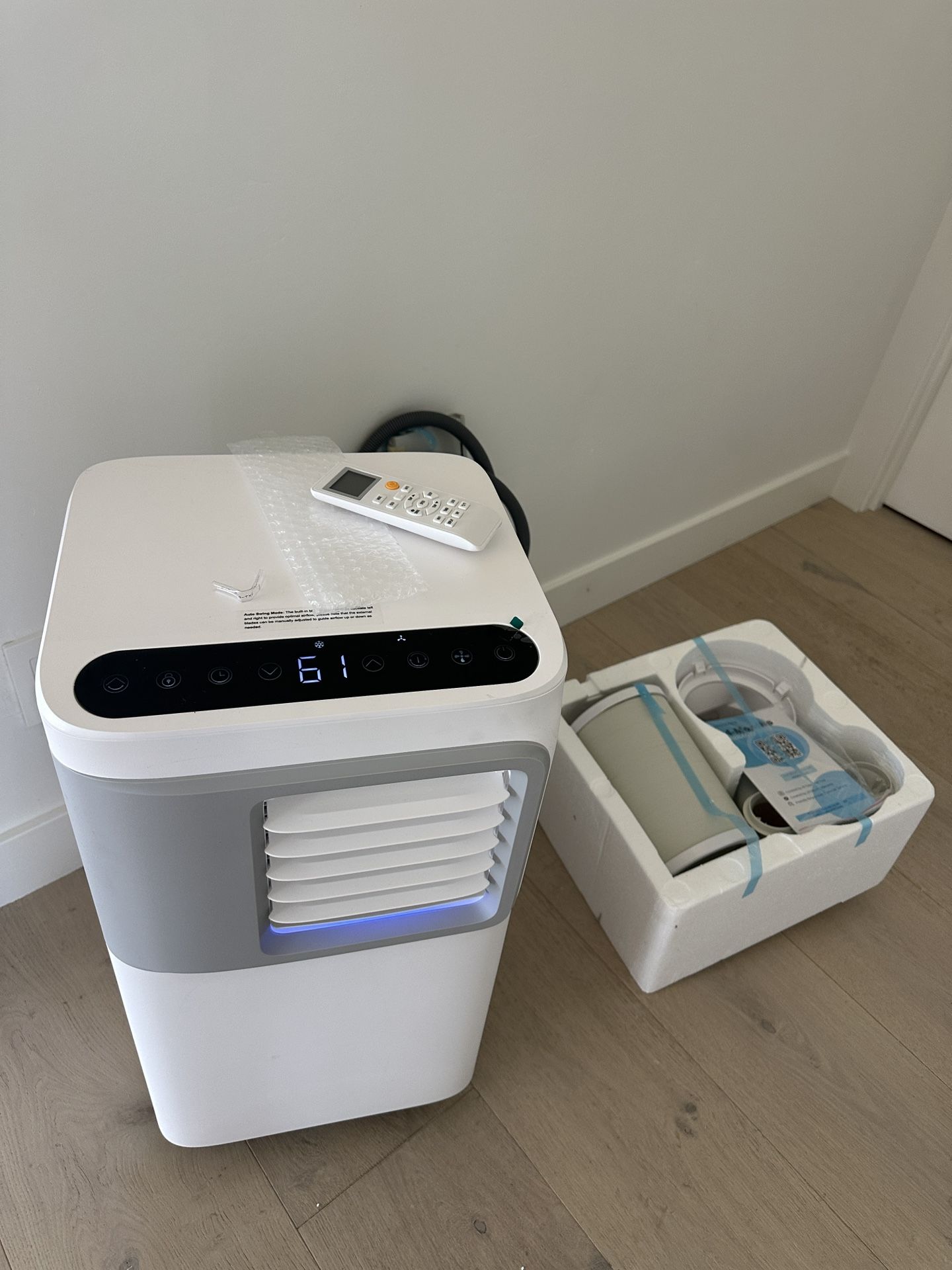 NEW - Portable air conditioner 16,000 BTU
