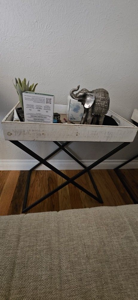 2 End Tables