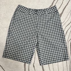 Nike Golf Dri-Fit UK size 6 (US size 2) Stretch Shorts Women’s Plaid Green Tan & White NWT