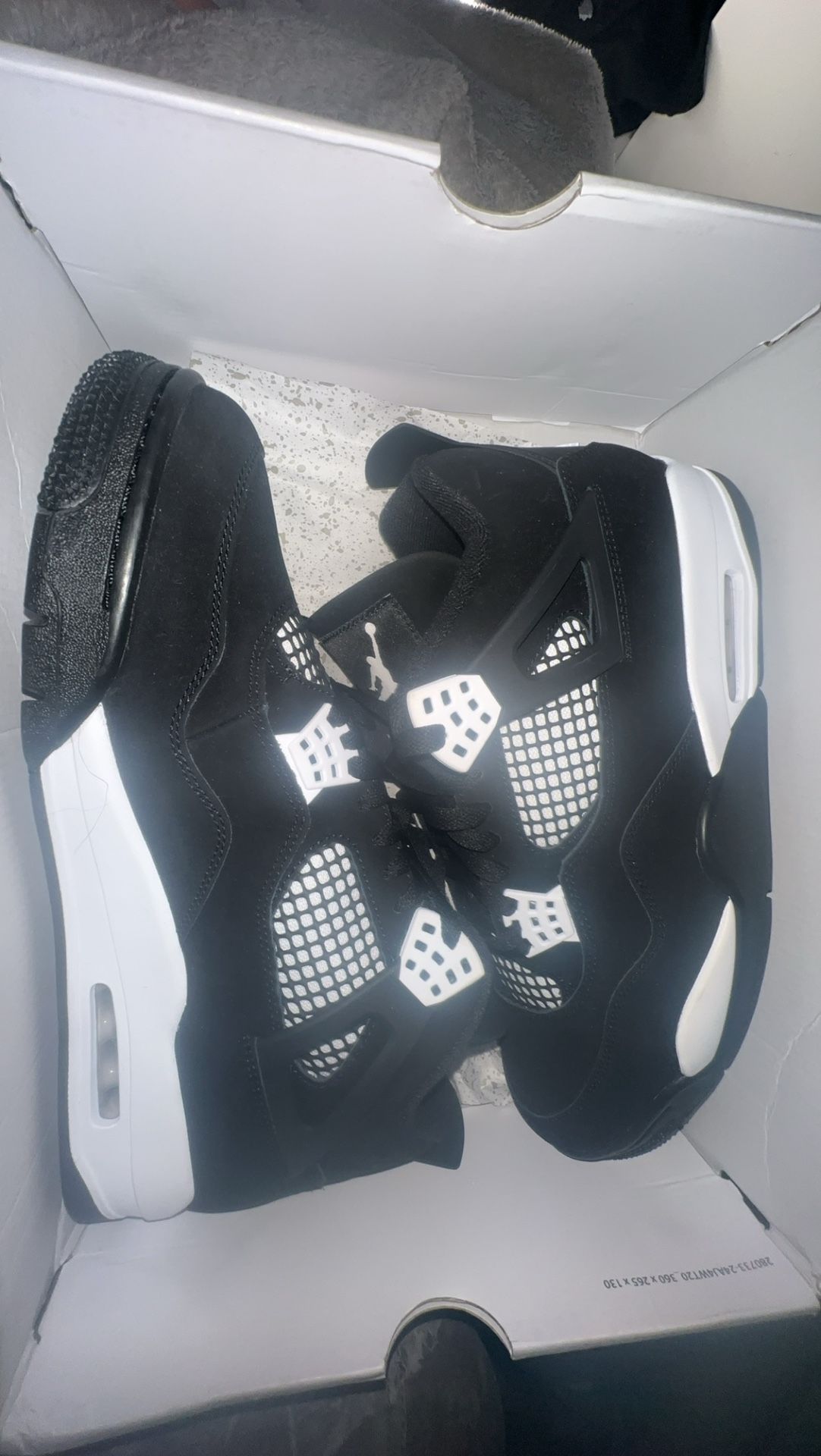 Jordan 4 White Thunder