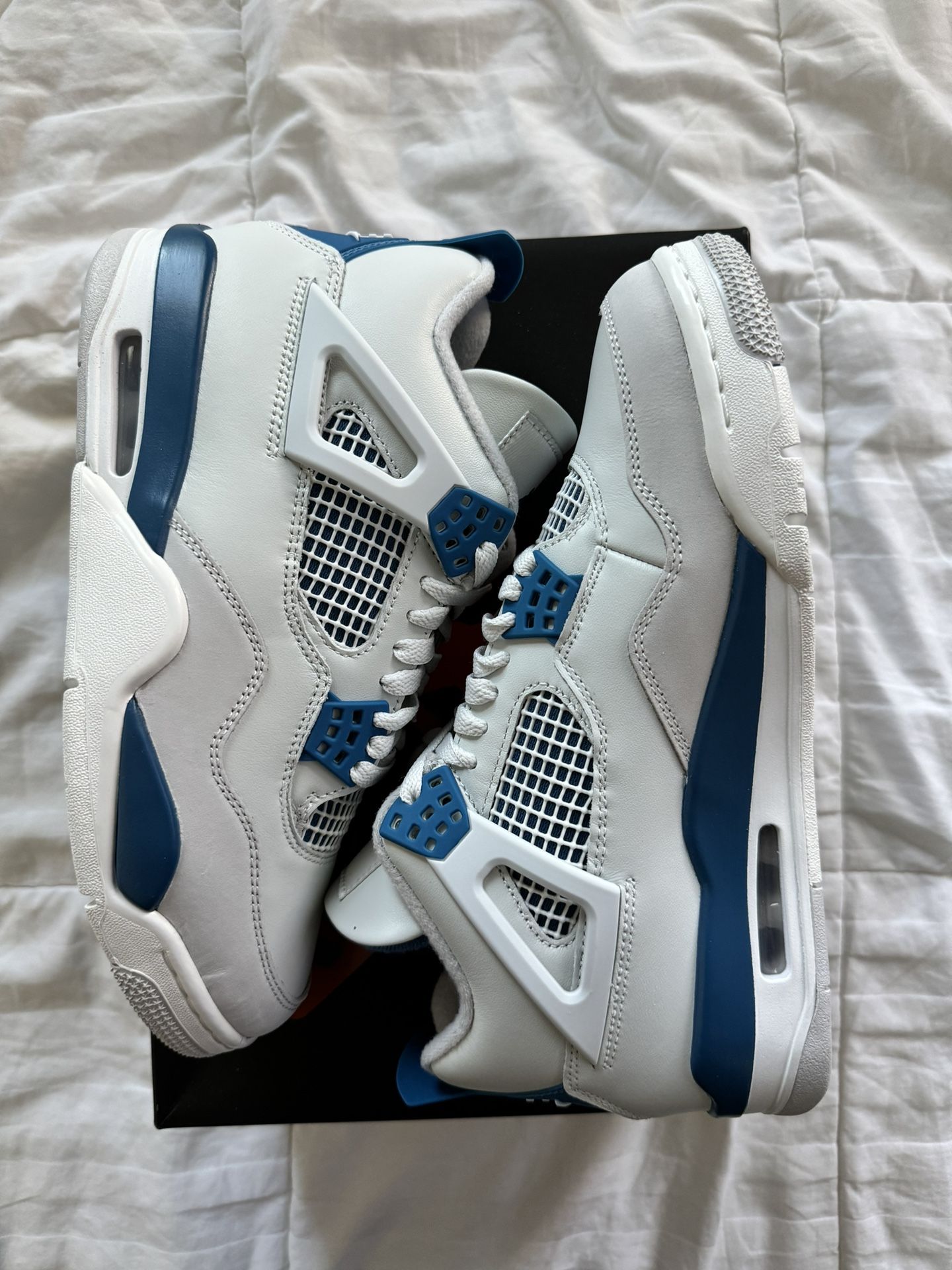 Air Jordan 4 Military Blue 2024 