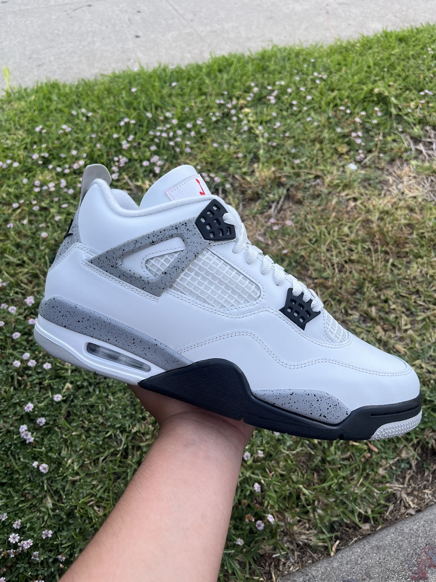 Jordan 4 White Cement
