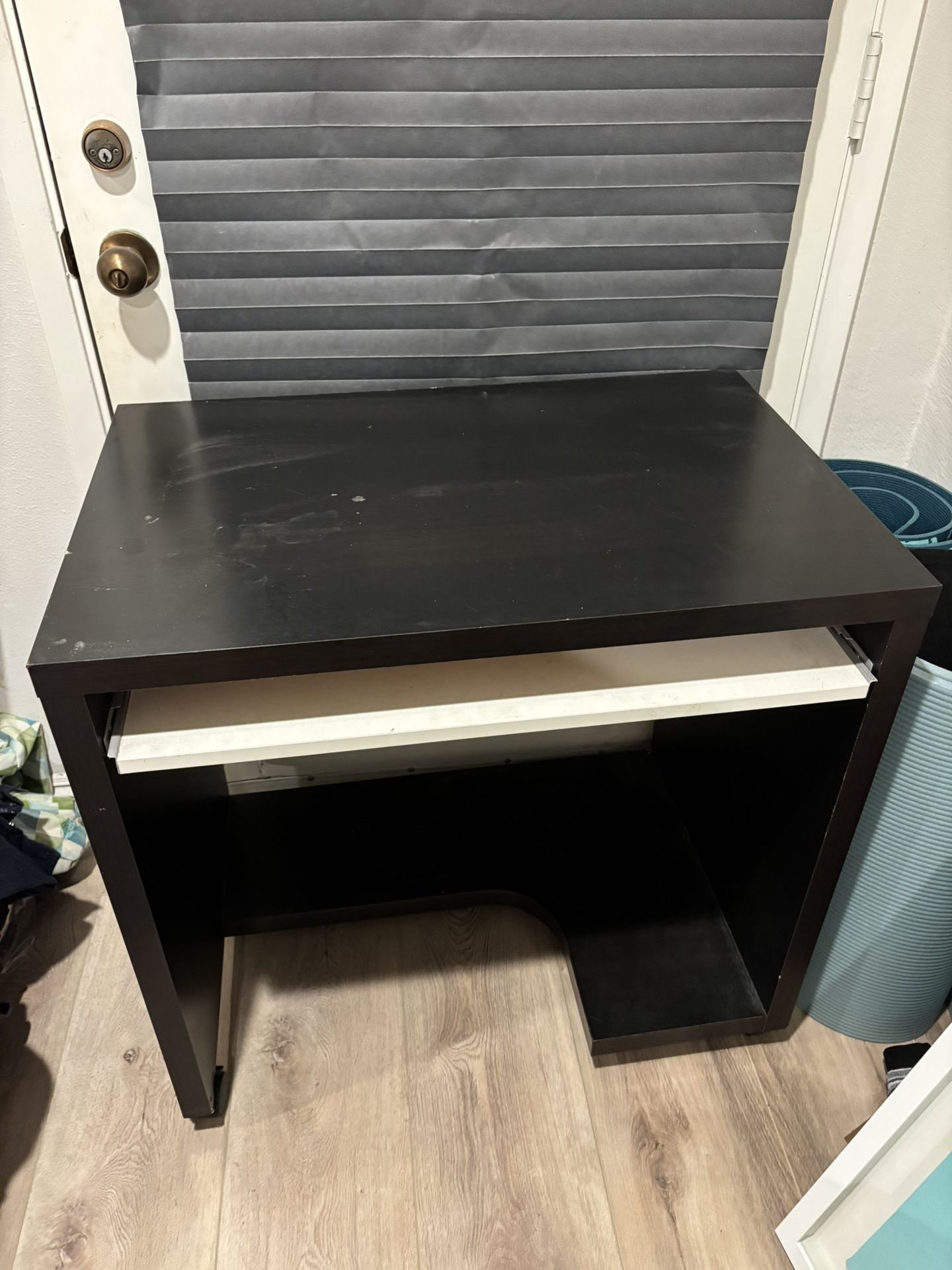 Desk On Wheels