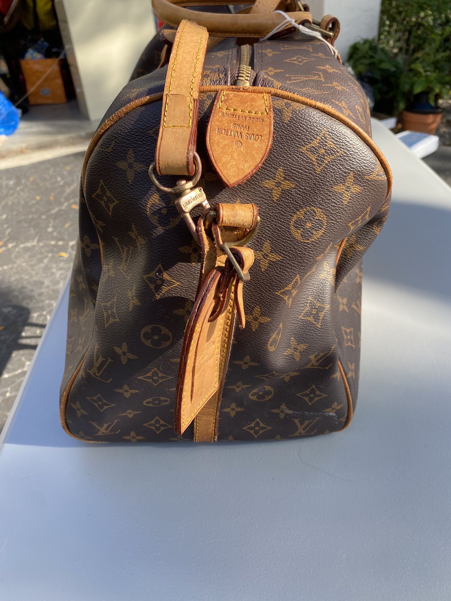 LOUIS VUITTON Neo Eole 65 Damier Graphite Rolling Duffle Bag for Sale in  Jersey City, NJ - OfferUp