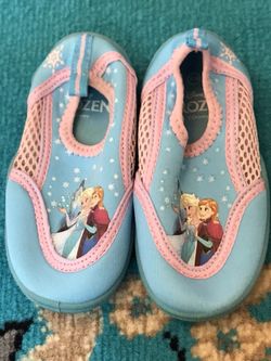 Brand new Comfy Frozen sneakers size 7/8