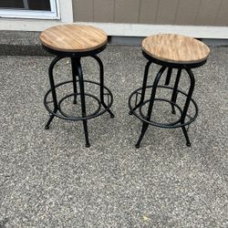 Set Of Ashley Furniture Barstools