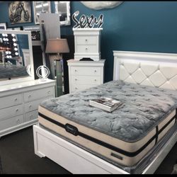 Bedroom Set Queen Size Full Size We Deliver And Finance !