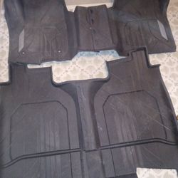 2020/2021 GMC Denali Floor Mats 