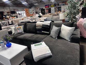Customizable sectional sofa! $1599 🏠🚨 Any fabric & color!