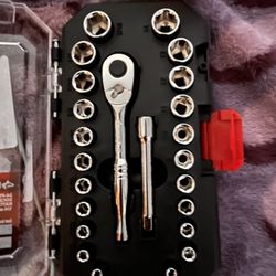 Husky 24 Piece Socket And Ratchet