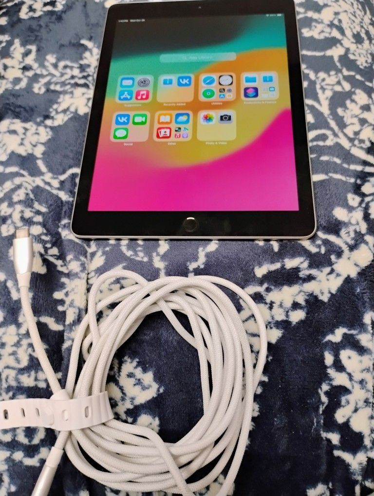 Ipad 6th Generation 32 GB