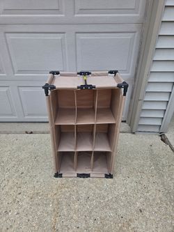 Collapsible shoe rack
