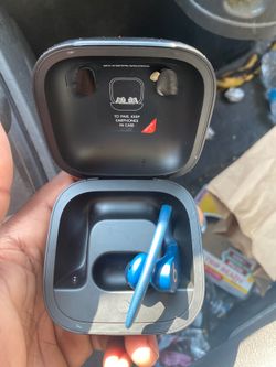 Powerbeats pro only case and right ear bud