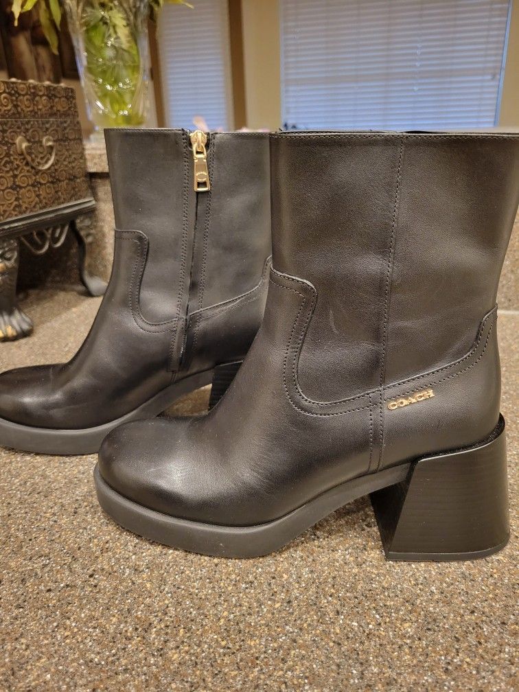 Coach CHUNKY HEEL Black Boots! Size 8.5
