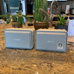 BOSE Roommate Powered Stereo Bookshelf SPEAKER Set