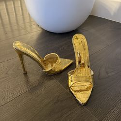  Crocodile Gold Heels 