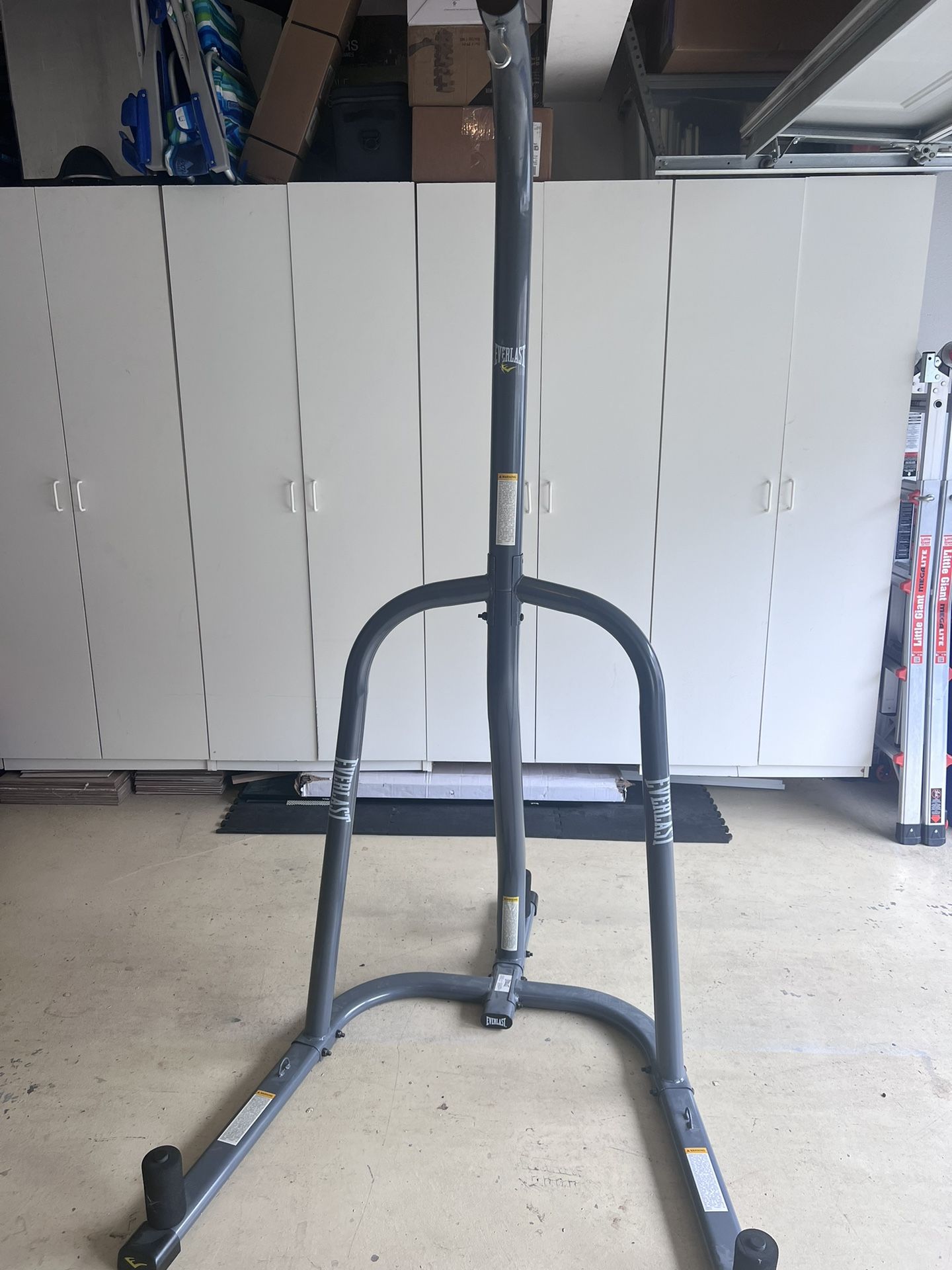 Everlast Heavy Bag Stand