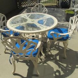 Calla Lily Patio Set