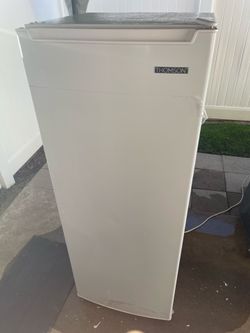 Thomson Upright Freezer (6.5 cu. ft.)