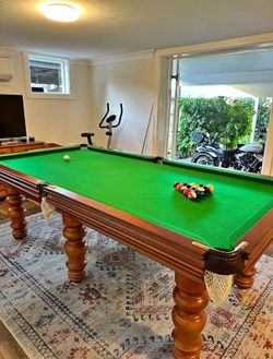 Pool table