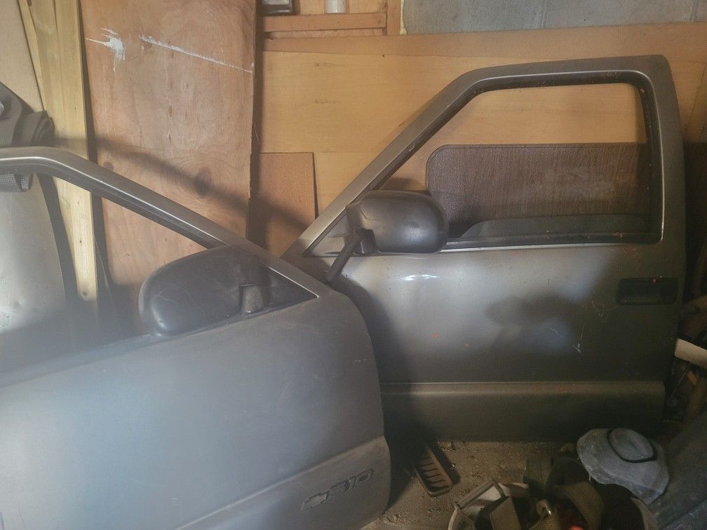 1999 CHEVY S10 DOORS