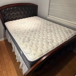 Full Size Bed With Mattress And Dresser 