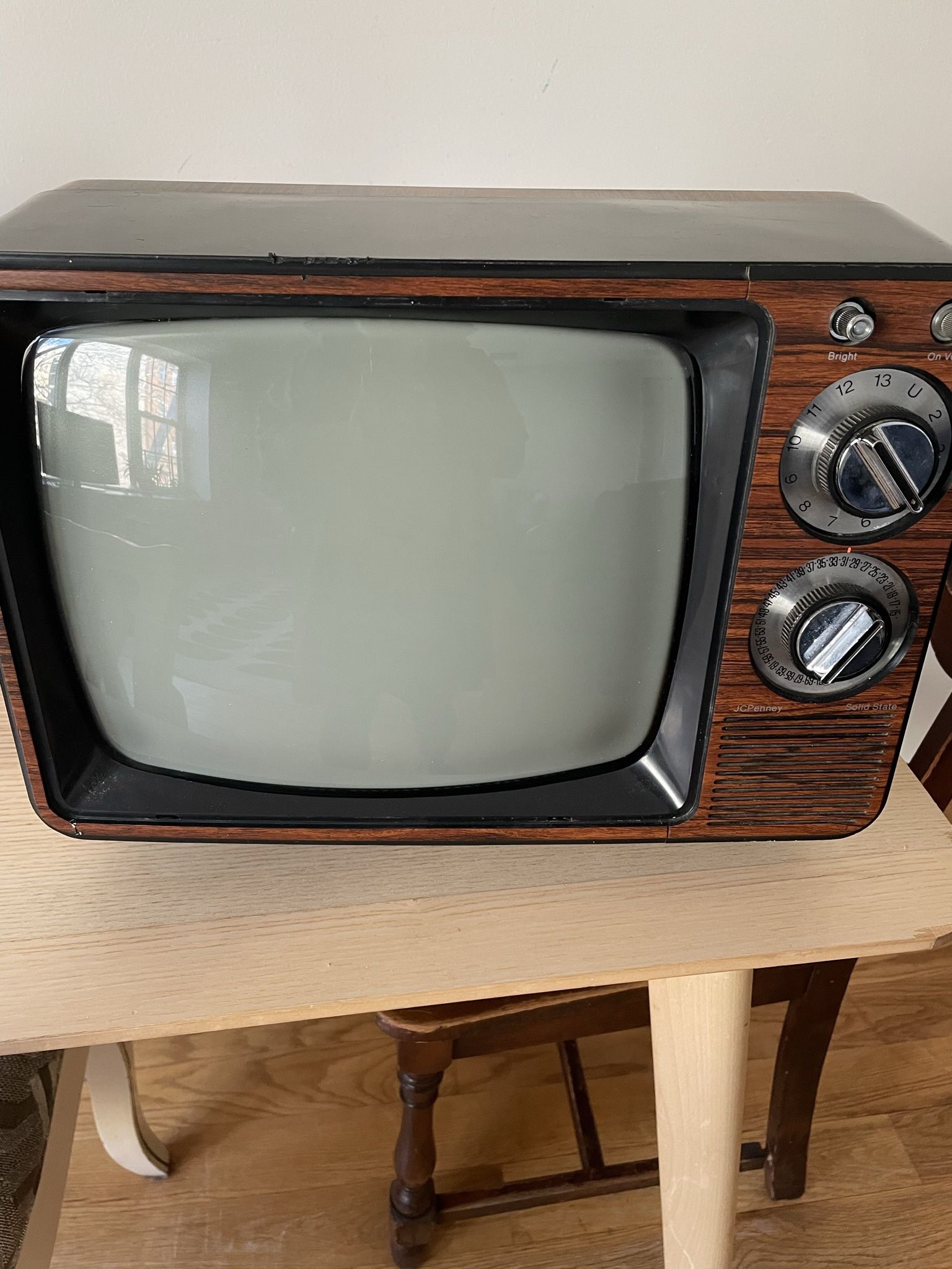 WORKING Vintage Wood Pattern Tv JCPenney