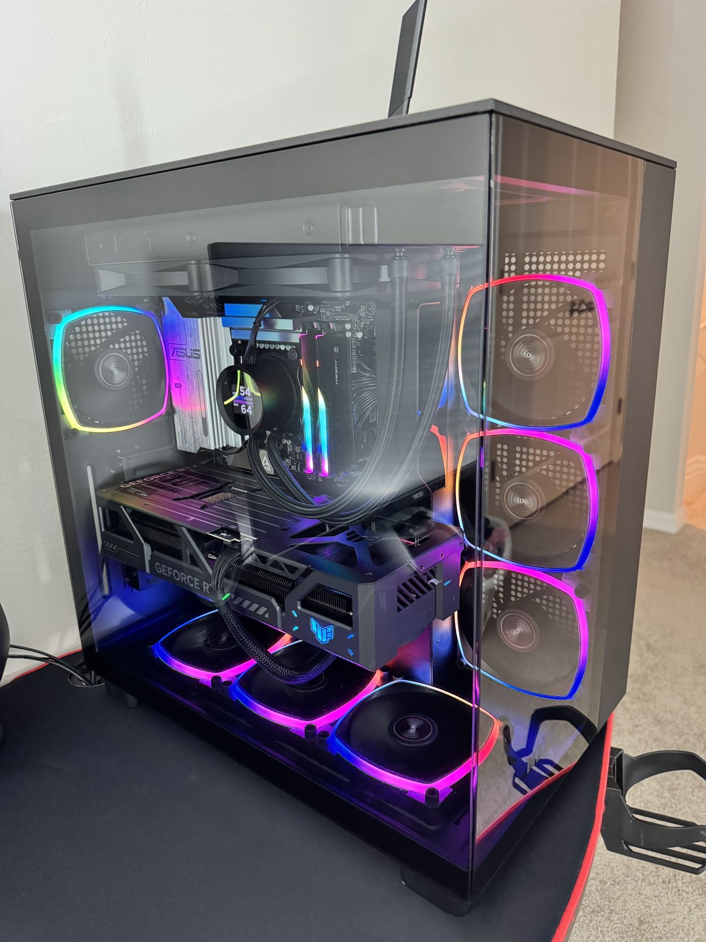 GAMING SETUP/ RTX 5080/ Intel Core Ultra 7/ 32GB RAM/ 27" MONITOR.