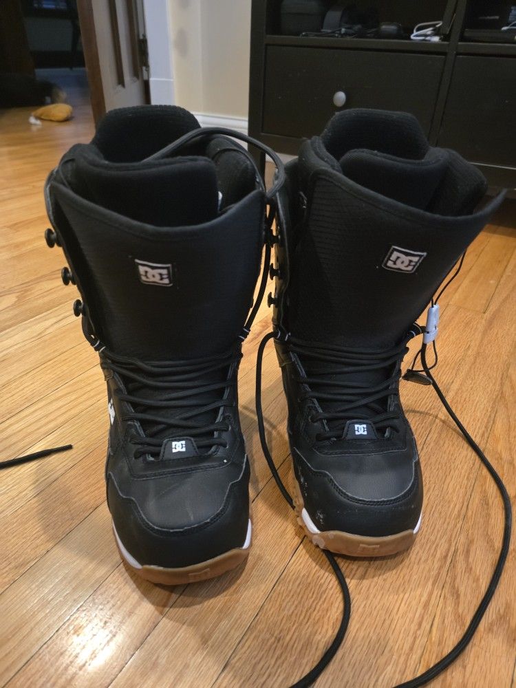 DC Mutiny Snowboard Boots Size 10 MEN