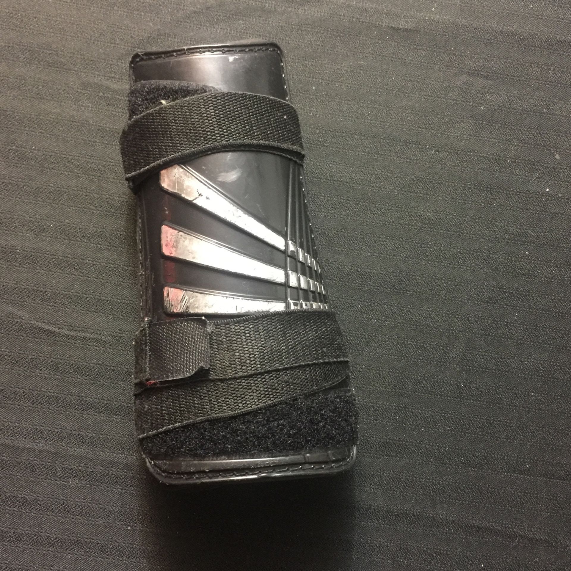 Adidas Size M (Size Protege)