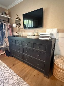 Pottery Barn 8 Drawer Dresser