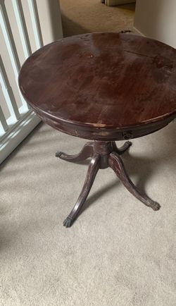 Vintage lion foot table
