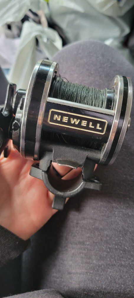 Newell S220-5 Fishing Reel for Sale in Anaheim, CA - OfferUp