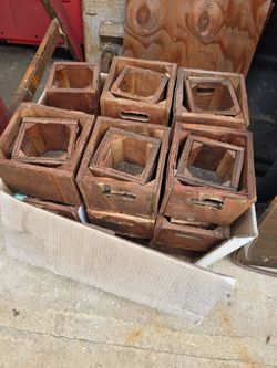 Free small wooden boxes