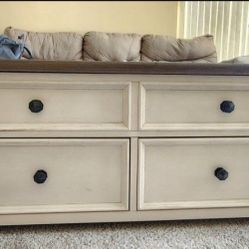 Bolanburg Coffee Table with Lift Top