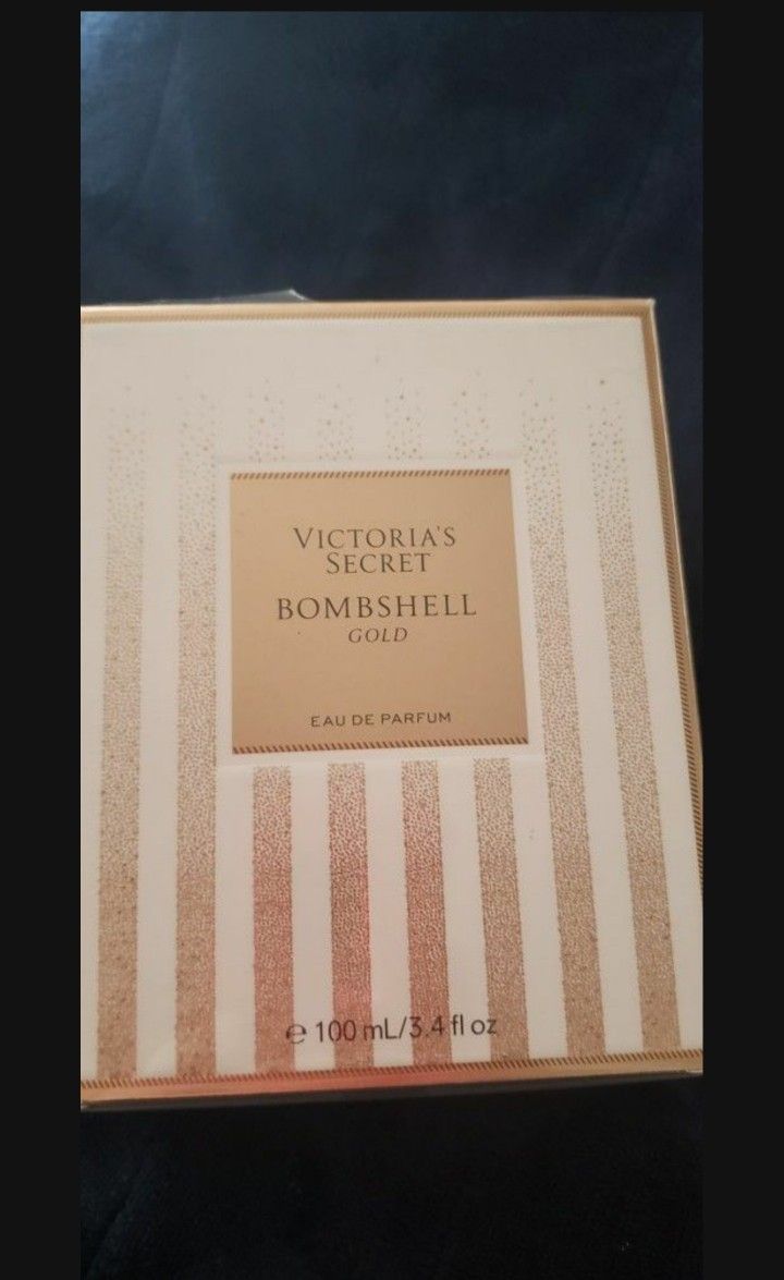 VICTORIA'S  SECRET 