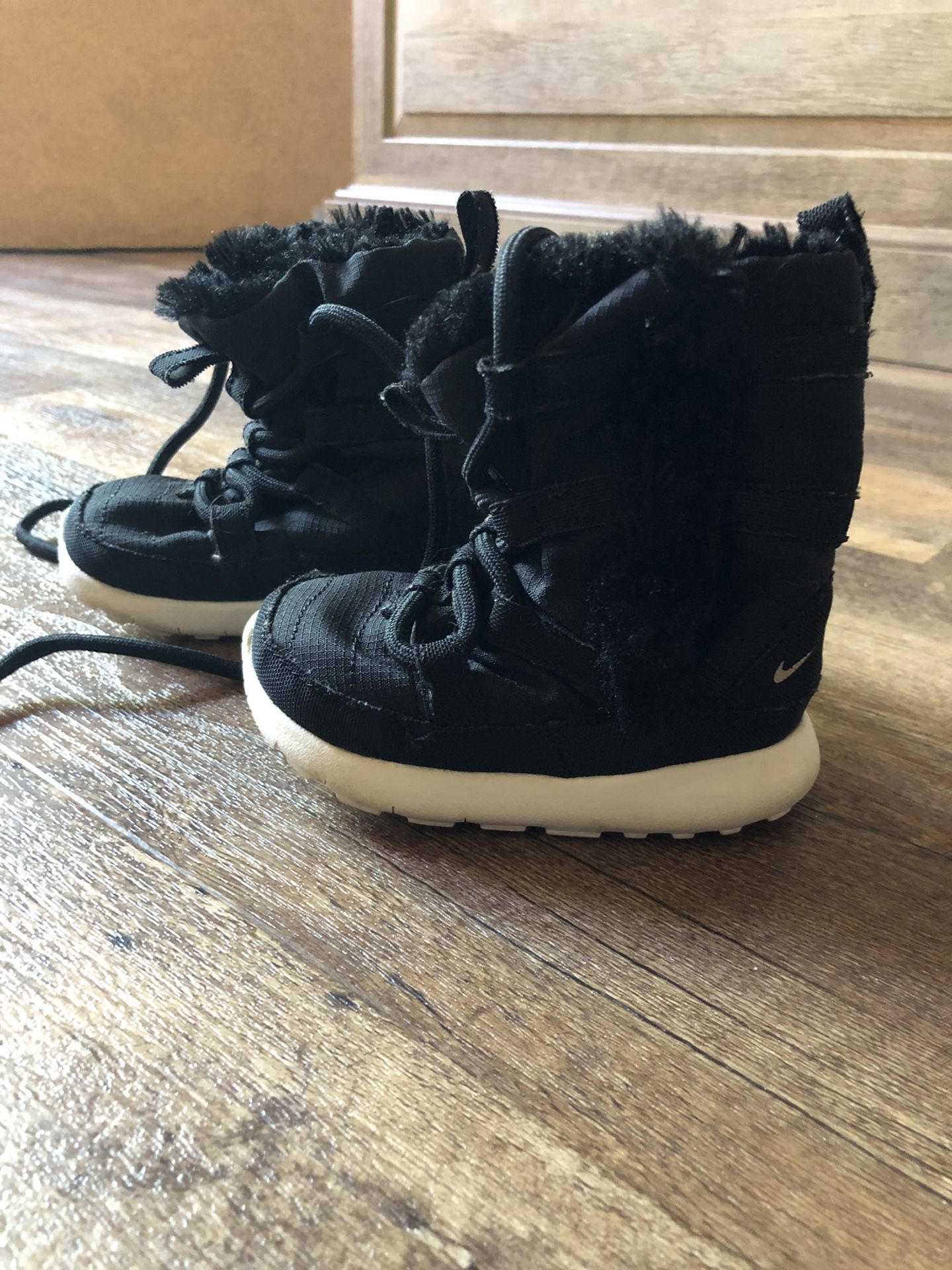 4c Nike toddler snow boots