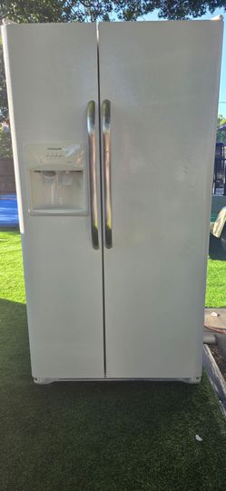 Frigidaire Refrigerator